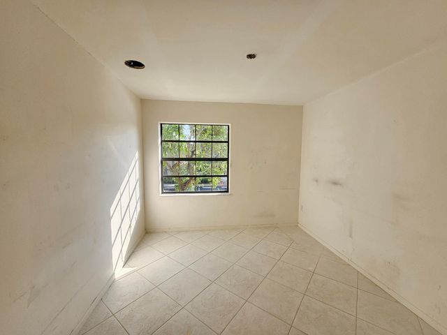 5235 Europa Drive O, Boynton Beach, FL 33437