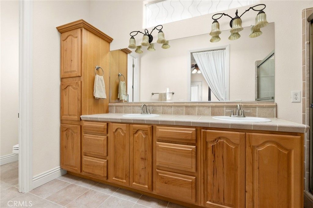 Image 17 of property listing at 4451 Casa Sierra Vista, Paradise, CA 95969