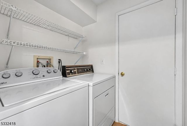 268 Edgeware Ct, Franklin Twp., NJ 08873