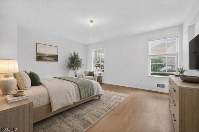 268 Edgeware Ct, Franklin Twp., NJ 08873