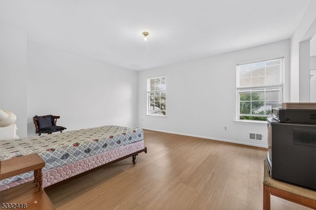 268 Edgeware Ct, Franklin Twp., NJ 08873