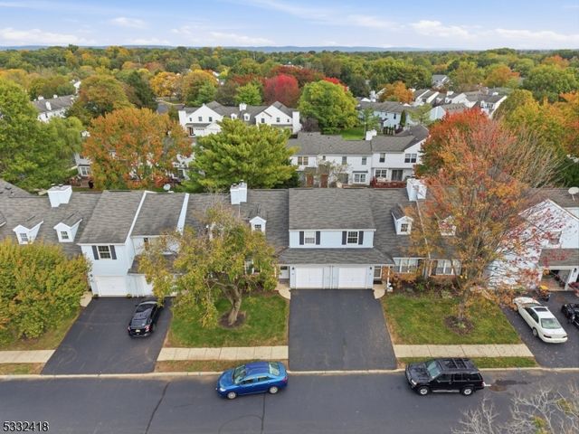 268 Edgeware Ct, Franklin Twp., NJ 08873