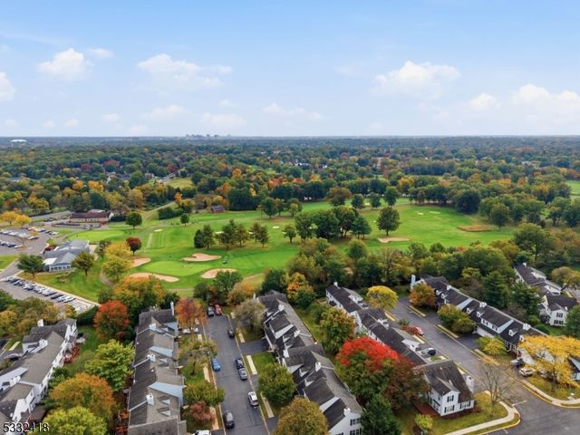 268 Edgeware Ct, Franklin Twp., NJ 08873