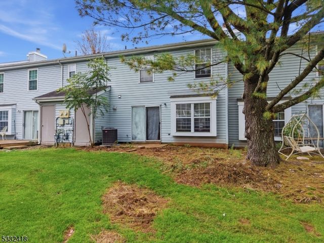 268 Edgeware Ct, Franklin Twp., NJ 08873
