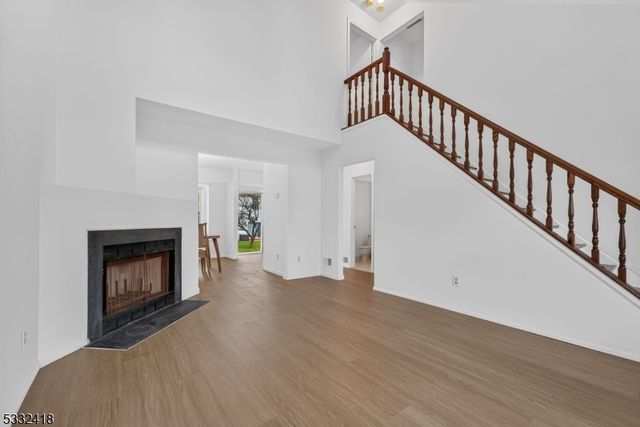 268 Edgeware Ct, Franklin Twp., NJ 08873