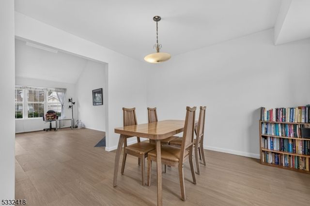 268 Edgeware Ct, Franklin Twp., NJ 08873