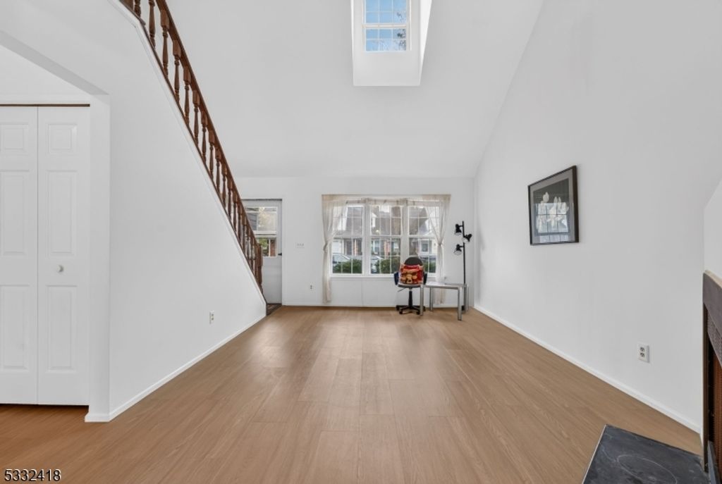 268 Edgeware Ct, Franklin Twp., NJ 08873 — photo 5
