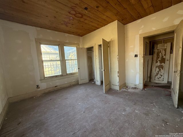 702 Canton, San Antonio, TX 78202