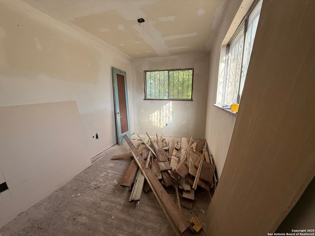 702 Canton, San Antonio, TX 78202