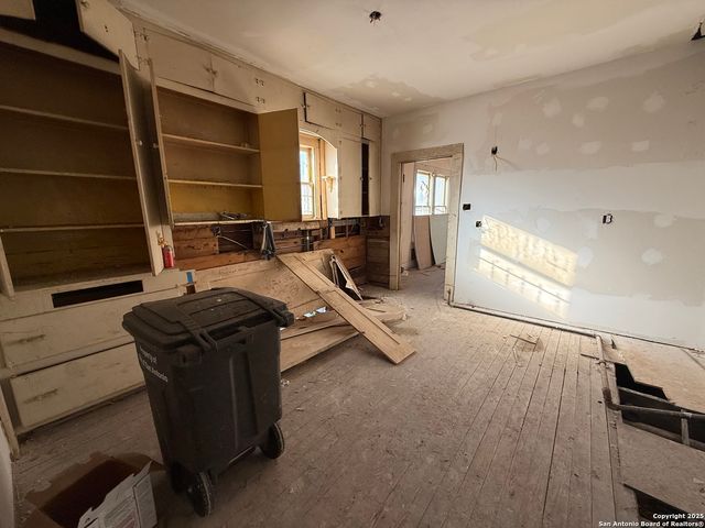 702 Canton, San Antonio, TX 78202