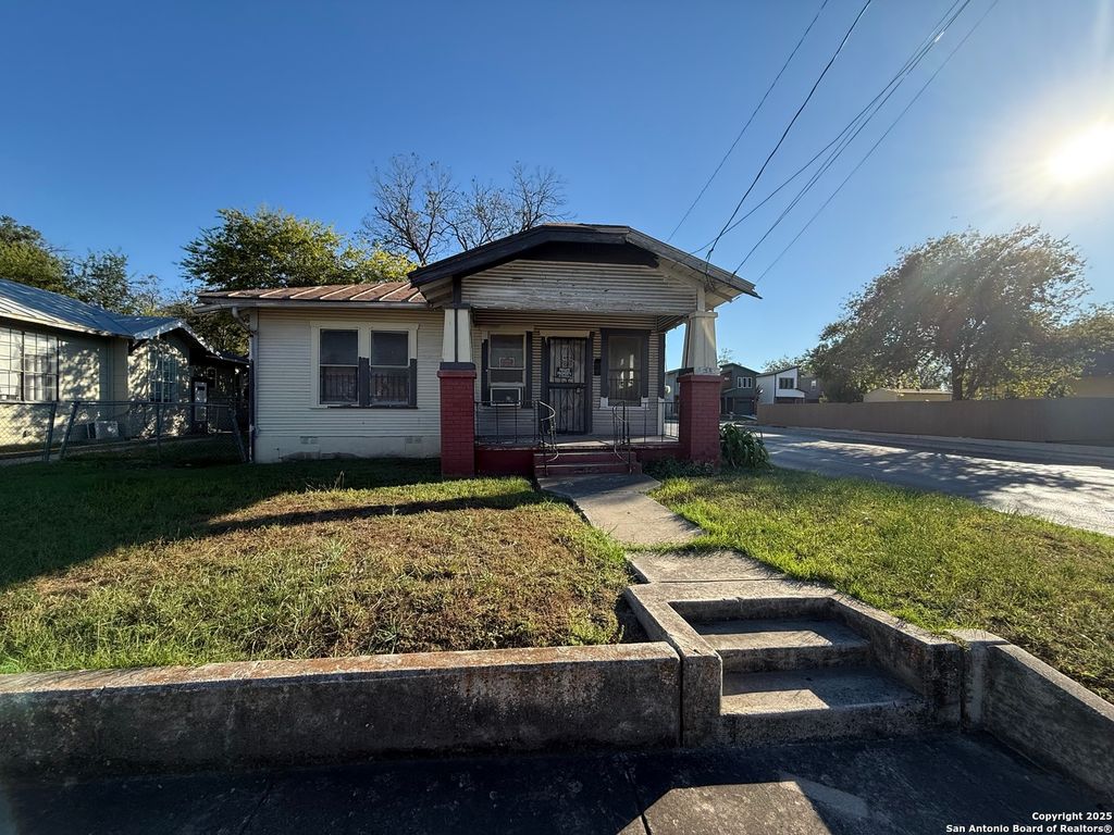 702 Canton, San Antonio, TX 78202