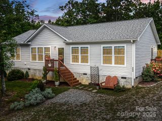 343 E Marshall Ridge Road, Hendersonville, NC 28792