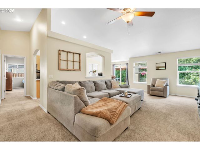 87607 HALCYON Dr, Veneta, OR 97487
