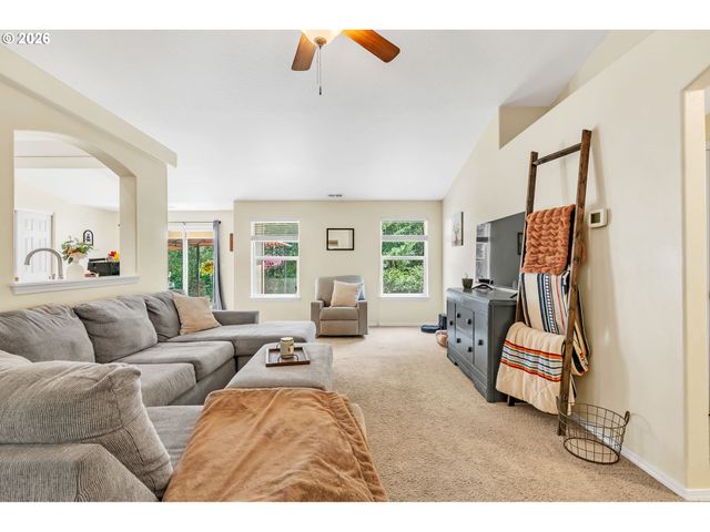 87607 HALCYON Dr, Veneta, OR 97487