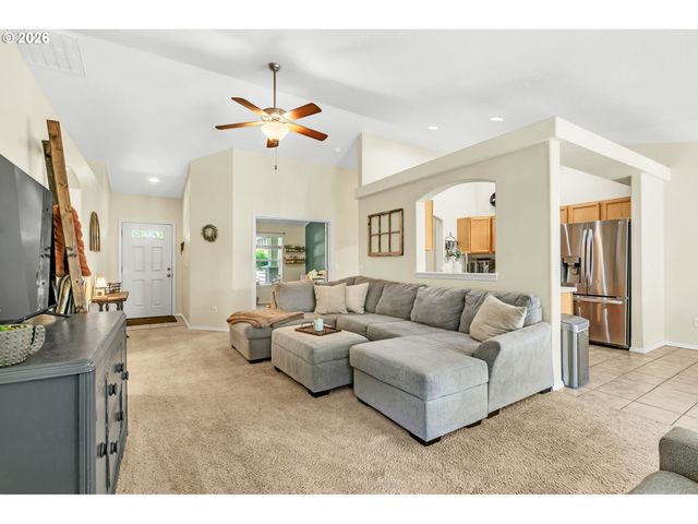 87607 HALCYON Dr, Veneta, OR 97487