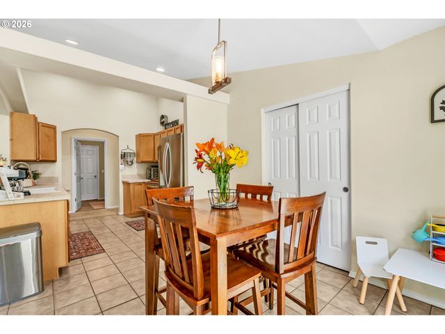 87607 HALCYON Dr, Veneta, OR 97487