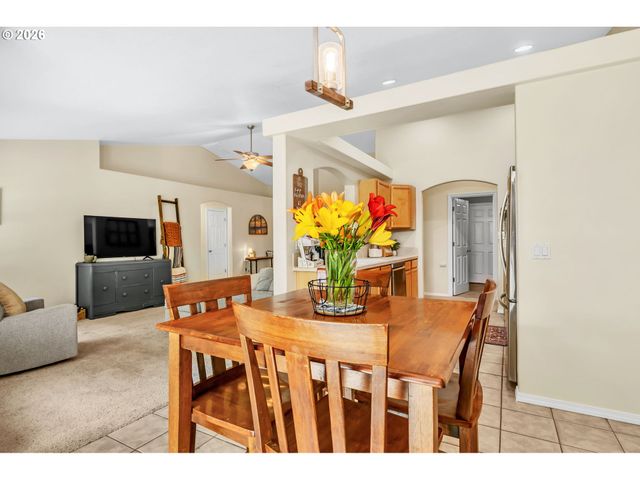 87607 HALCYON Dr, Veneta, OR 97487