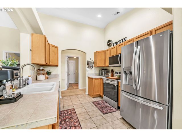 87607 HALCYON Dr, Veneta, OR 97487