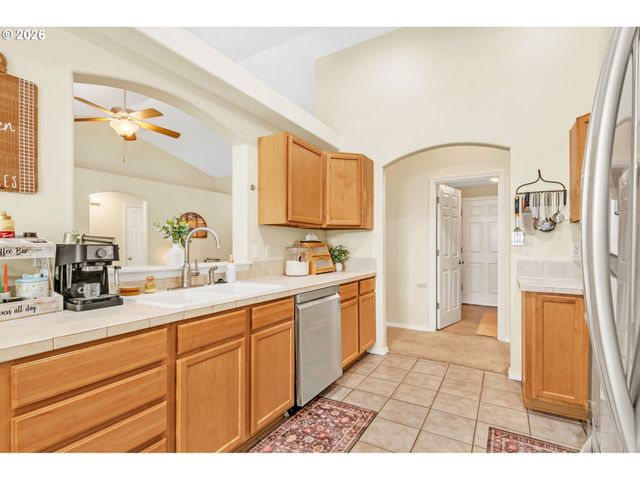 87607 HALCYON Dr, Veneta, OR 97487