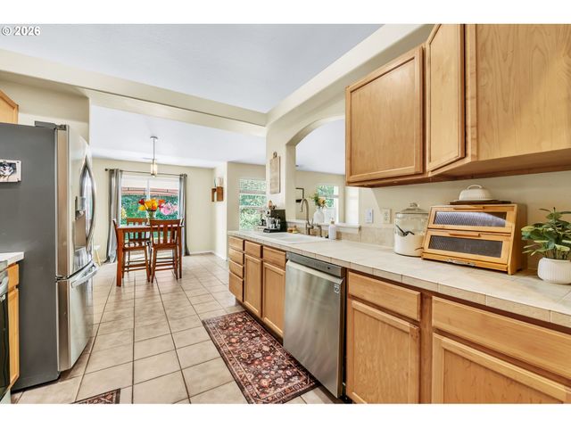 87607 HALCYON Dr, Veneta, OR 97487