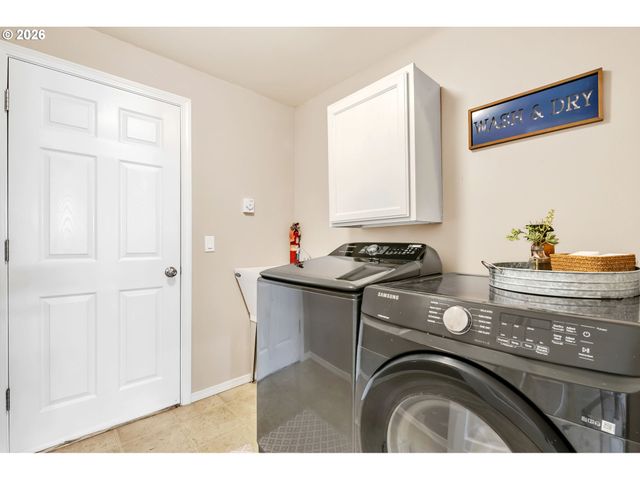 87607 HALCYON Dr, Veneta, OR 97487