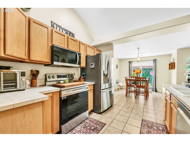 87607 HALCYON Dr, Veneta, OR 97487