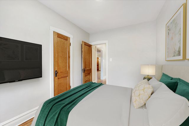 1010 S OAK PARK Avenue, Oak Park, IL 60304