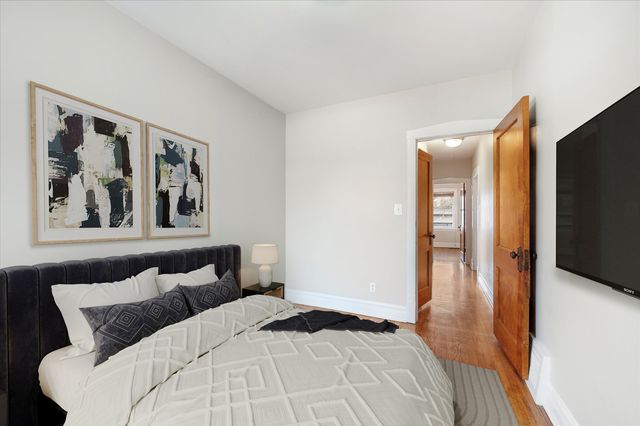 1010 S OAK PARK Avenue, Oak Park, IL 60304