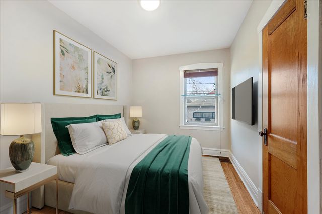 1010 S OAK PARK Avenue, Oak Park, IL 60304