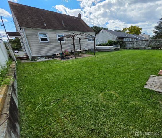 24 Louis Street, Sayreville, NJ 08859