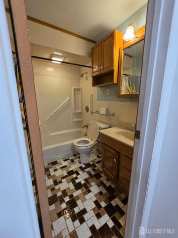 24 Louis Street, Sayreville, NJ 08859