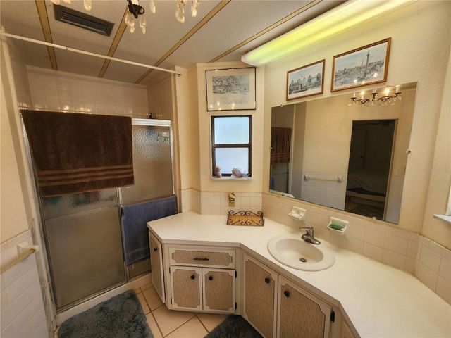 808 53RD AVENUE E 301, Bradenton, FL 34203