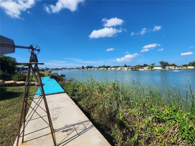 808 53RD AVENUE E 301, Bradenton, FL 34203