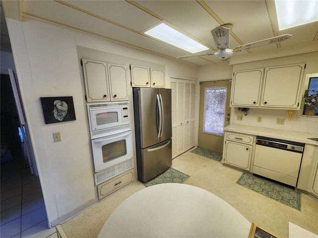 808 53RD AVENUE E 301, Bradenton, FL 34203