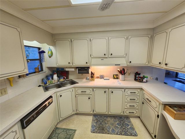 808 53RD AVENUE E 301, Bradenton, FL 34203