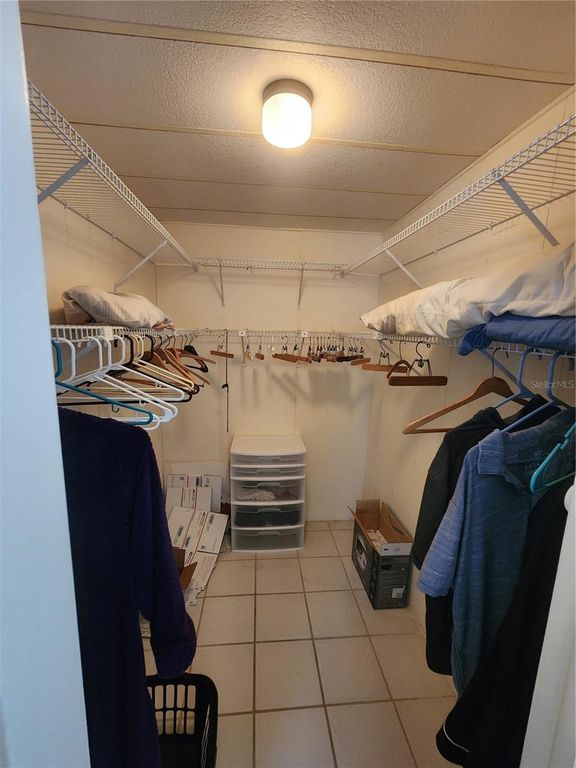 Image 11 of property listing at 808 53RD AVENUE E 301, Bradenton, FL 34203