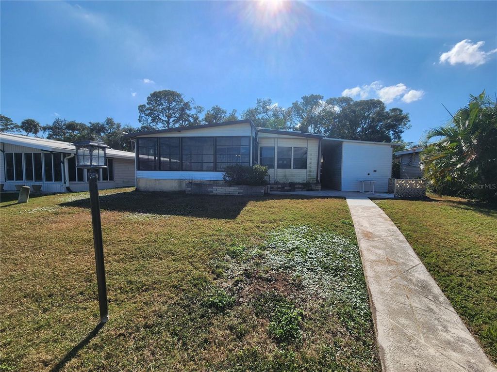 Image 30 of property listing at 808 53RD AVENUE E 301, Bradenton, FL 34203