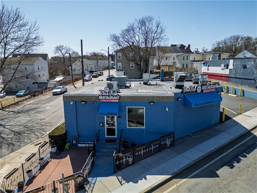 25 Pawtucket Avenue, Pawtucket, RI 02860