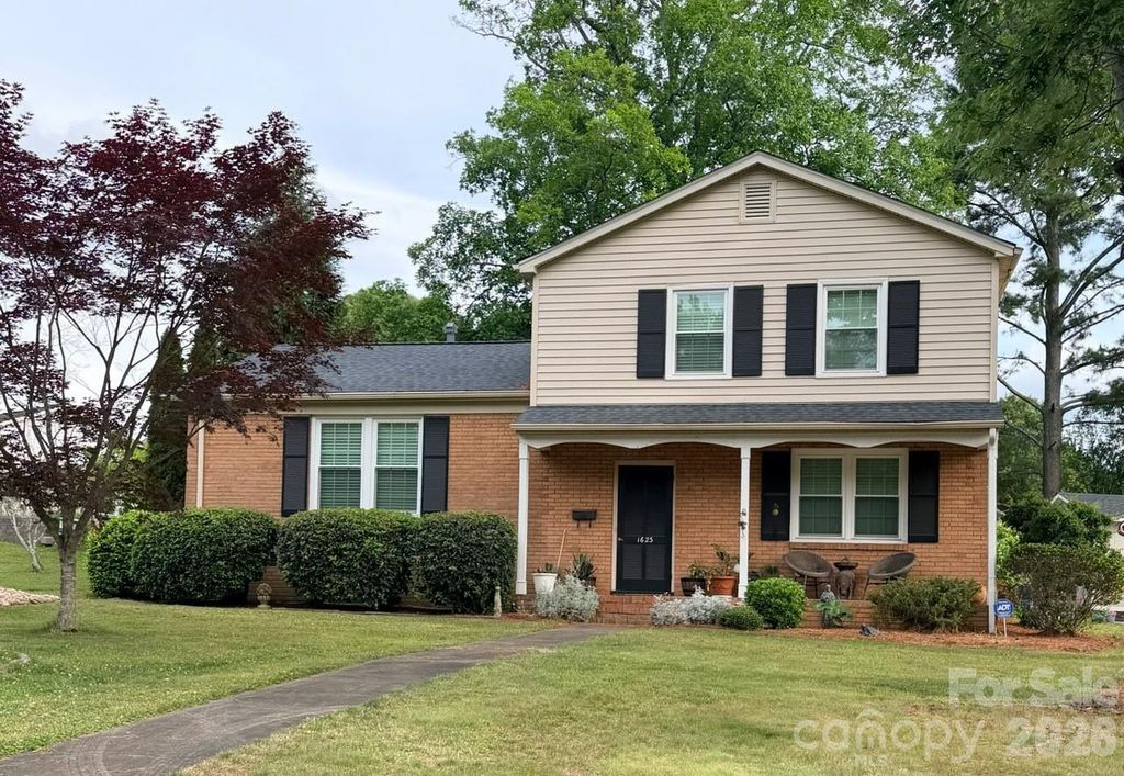 1623 Paddock Circle, Charlotte, NC 28209