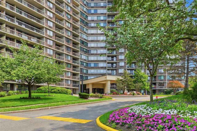 2 Bay Club Drive 11A, Bayside, NY 11360