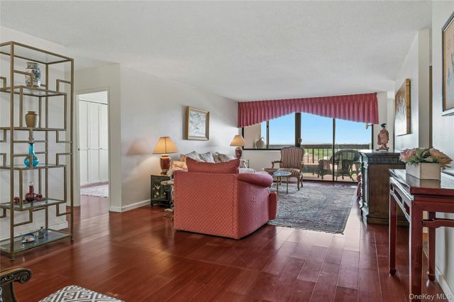 2 Bay Club Drive 11A, Bayside, NY 11360