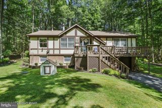 137 OUTER DR, Pocono Lake, PA 18347