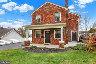 1027 QUENTIN RD, Lebanon, PA 17042