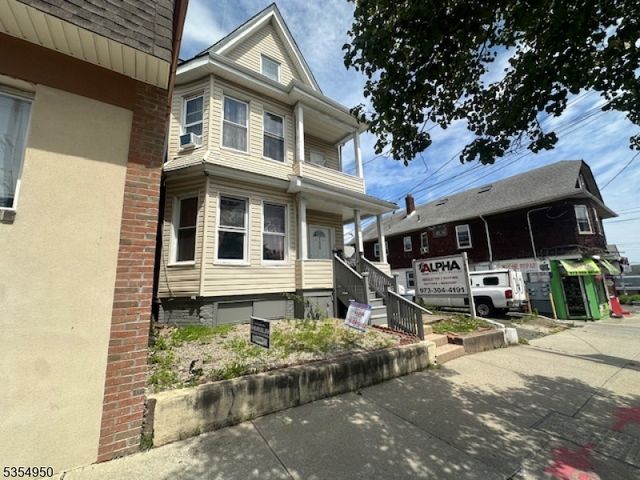 158 Haledon Ave, Prospect Park Boro, NJ 07508