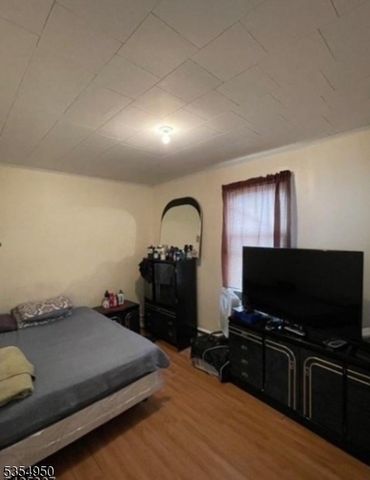 158 Haledon Ave, Prospect Park Boro, NJ 07508