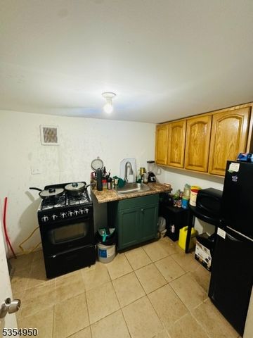 158 Haledon Ave, Prospect Park Boro, NJ 07508