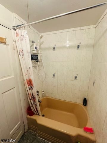 158 Haledon Ave, Prospect Park Boro, NJ 07508