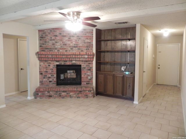 4727 HIDDEN CRK, San Antonio, TX 78238