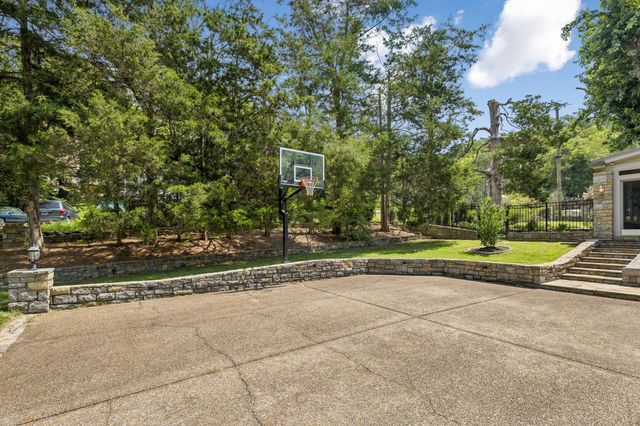 2039 Sunny Side Dr, Brentwood, TN 37027
