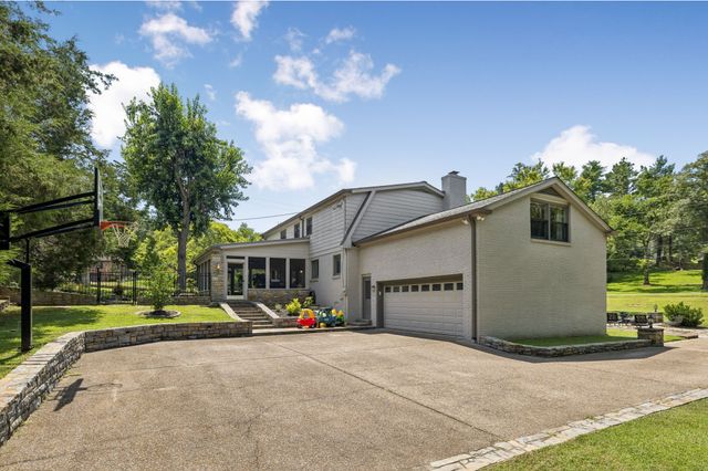 2039 Sunny Side Dr, Brentwood, TN 37027